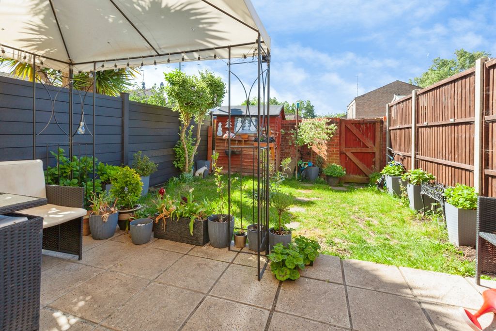 Property photo 2 of 20 Garden