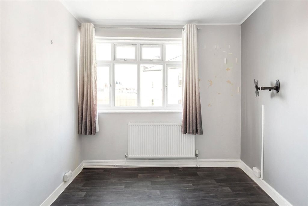 Property photo 3 of 16 Picture No. 04