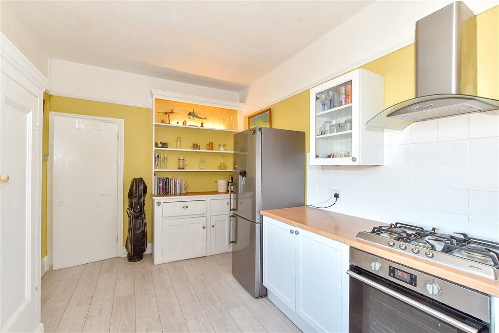 Property photo 2 of 9 Kitchen