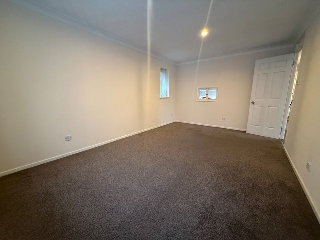 Property photo 2 of 10 Living Room