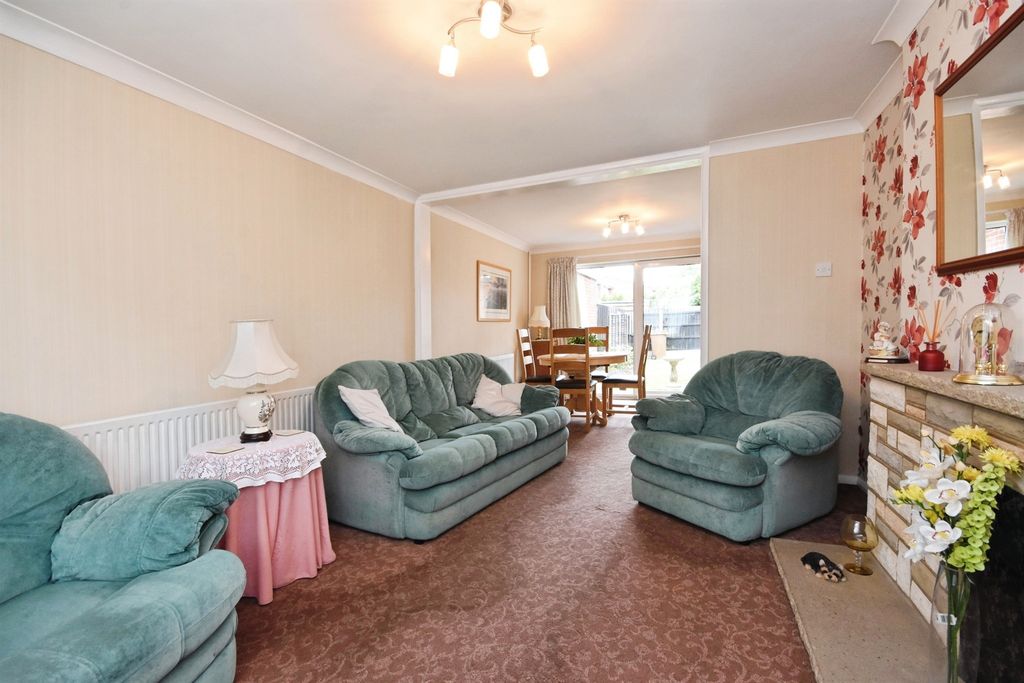 Property photo 2 of 20