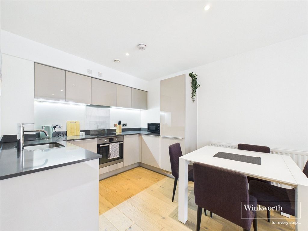 Property photo 3 of 13 Kitchen Open Plan