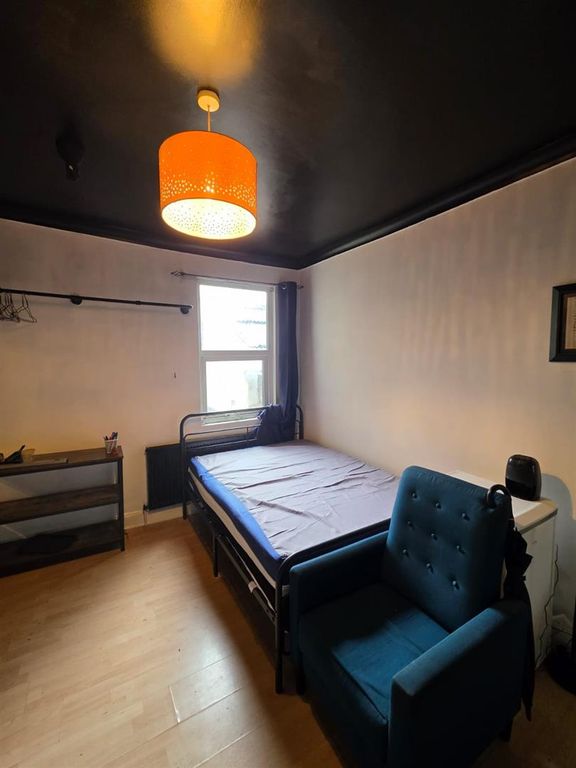 Property photo 1 of 3 Self Contained Studio Room