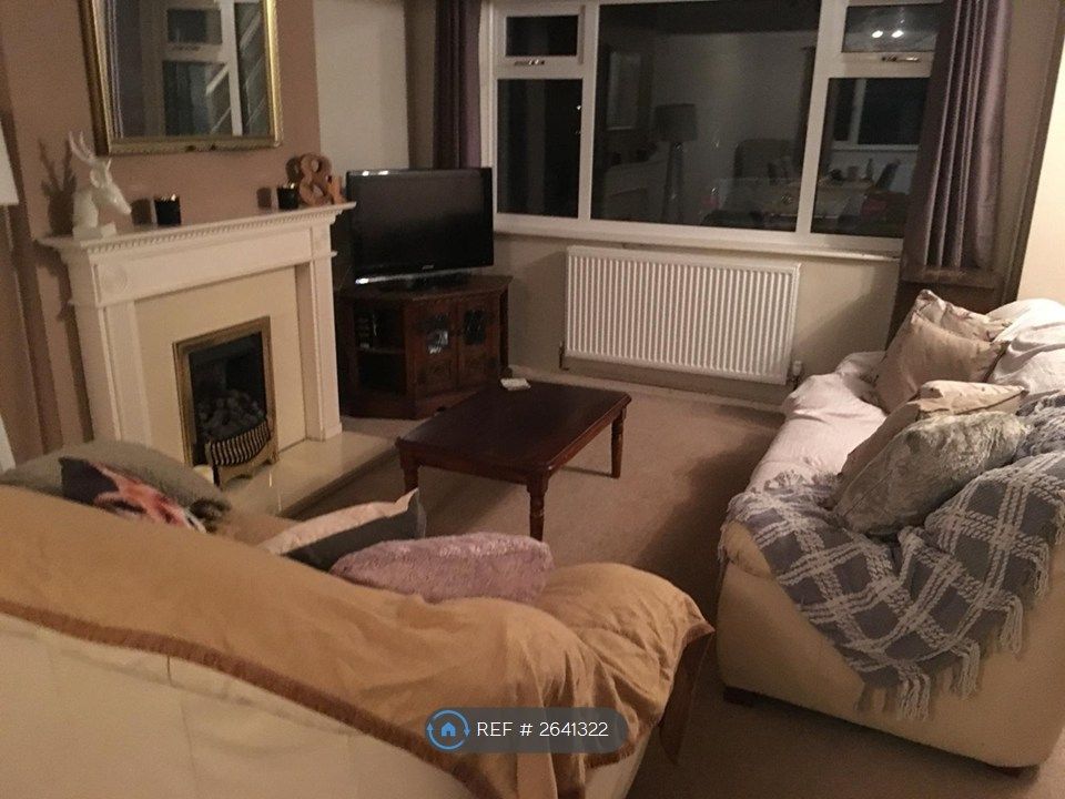 Property photo 2 of 13 Lounge