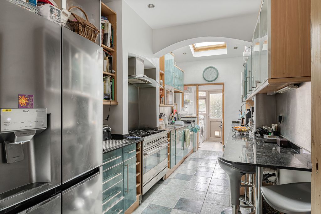 Property photo 3 of 21 Kitchen