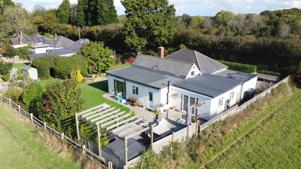 Property photo 2 of 37