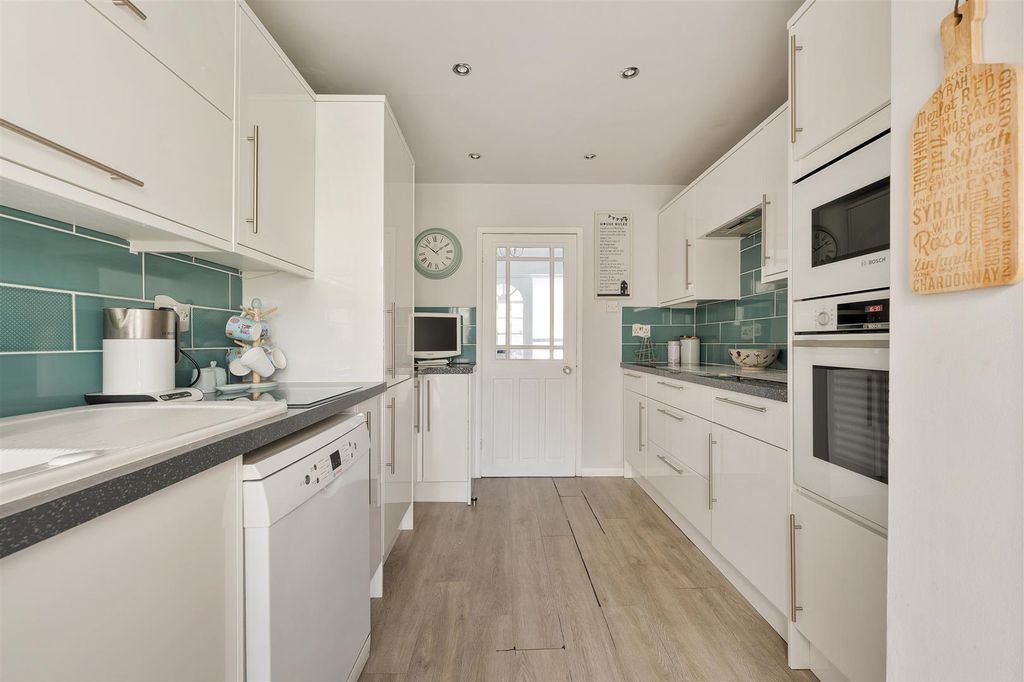 Property photo 3 of 22 Higham Station Avenue, E4