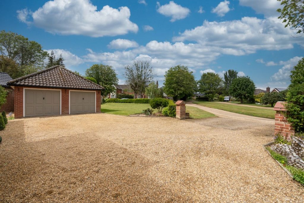 Property photo 3 of 31