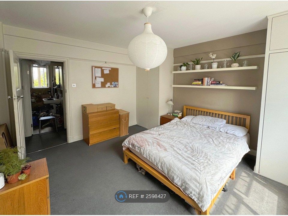 Property photo 3 of 8 Master Bedroom (3)