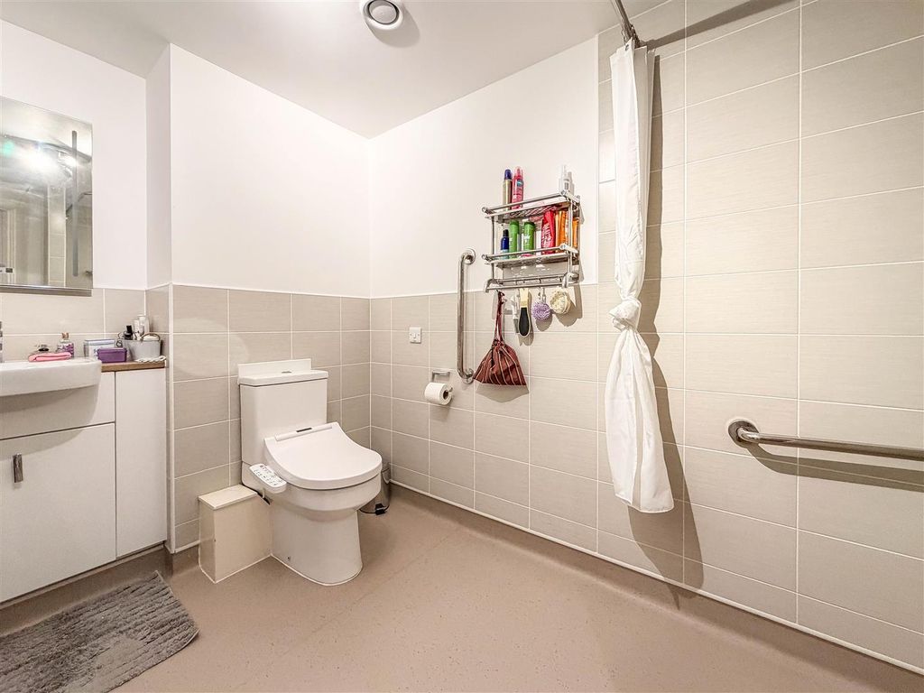 Additional image 14 of 2 bed flat for salePegs Lane, Hertford SG13