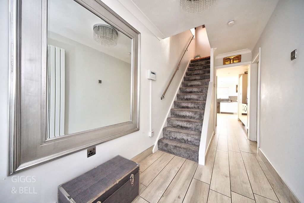 Property photo 2 of 27 4765751