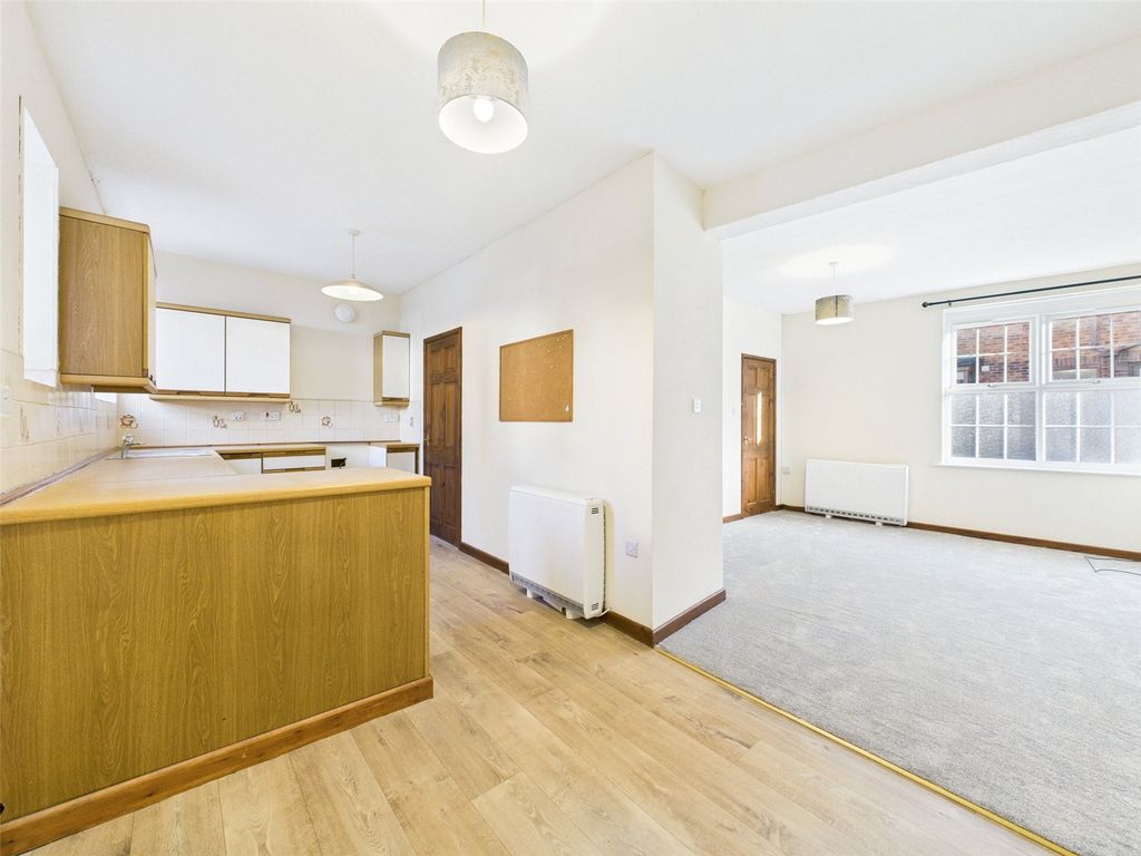 Property photo 2 of 14 Picture No. 04