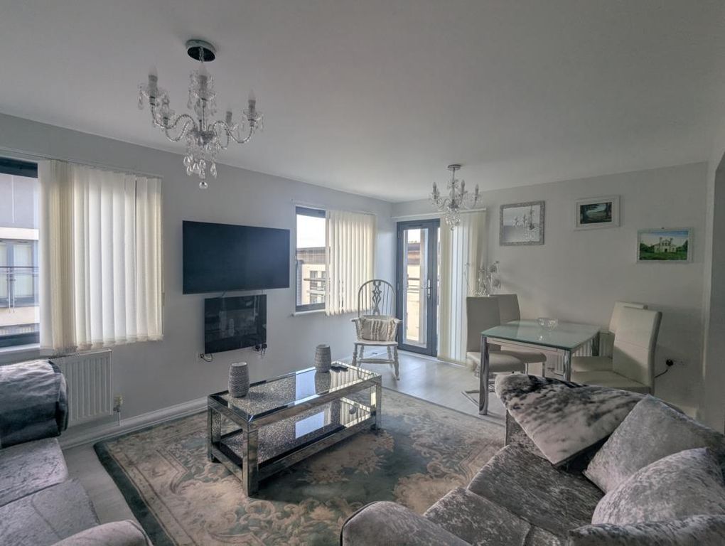 Property photo 2 of 9 Lounge