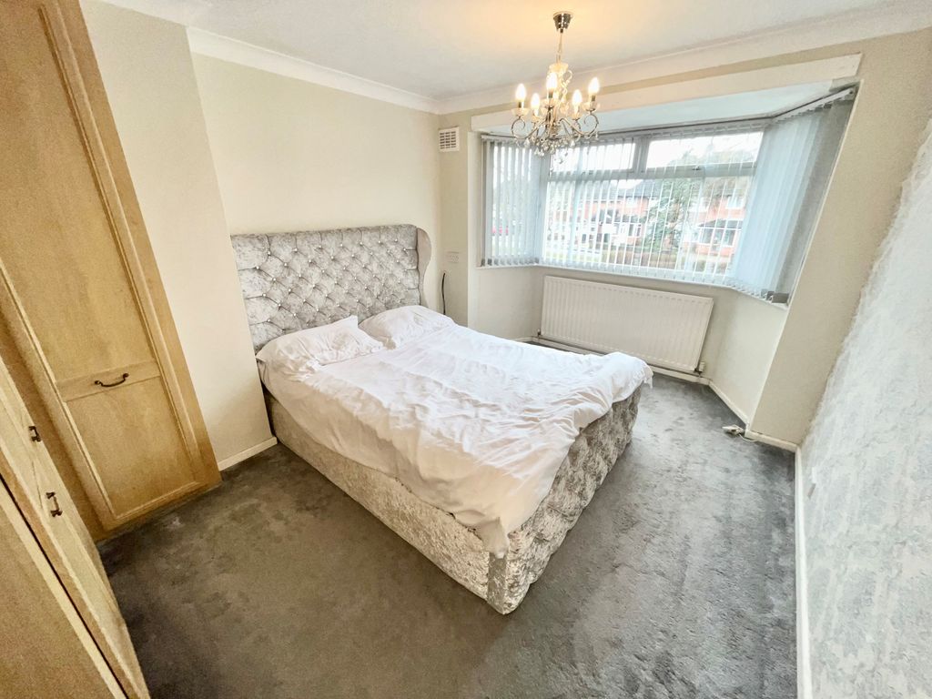 Property photo 3 of 10 Bedroom 1