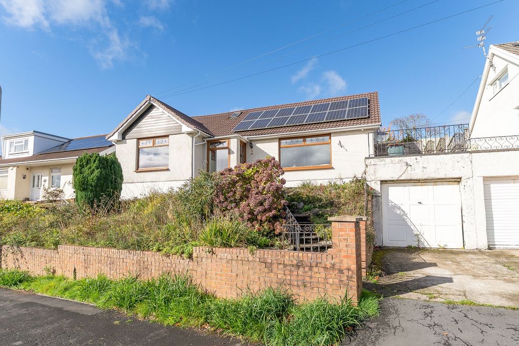 Property photo 2 of 25