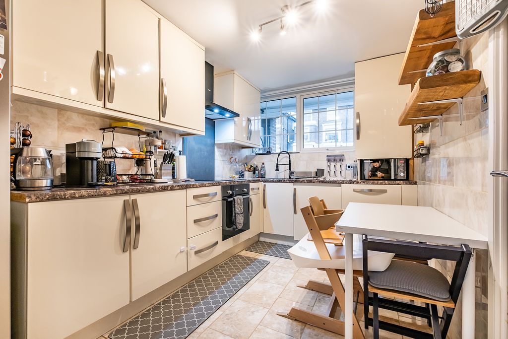 Property photo 3 of 16