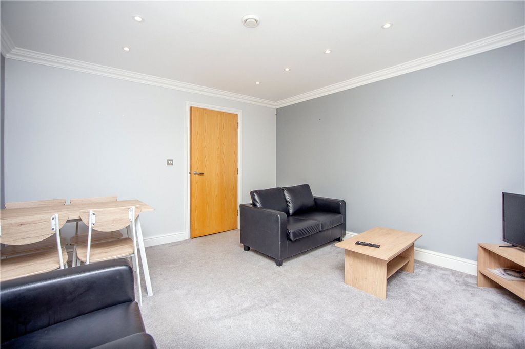 Property photo 3 of 10 Picture No. 20