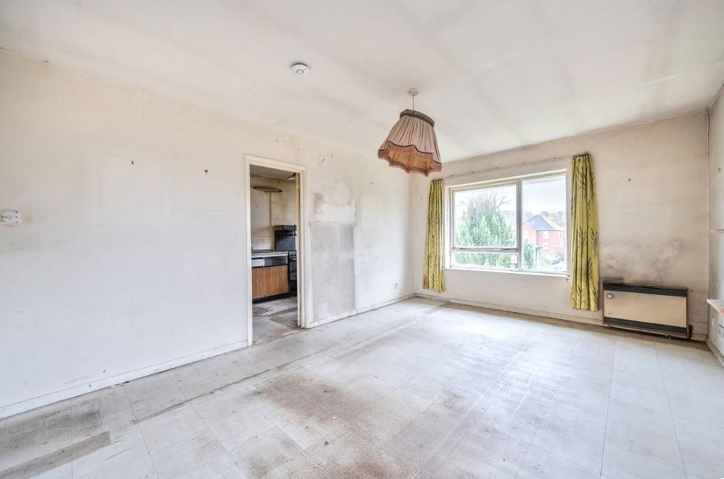 Property photo 3 of 9