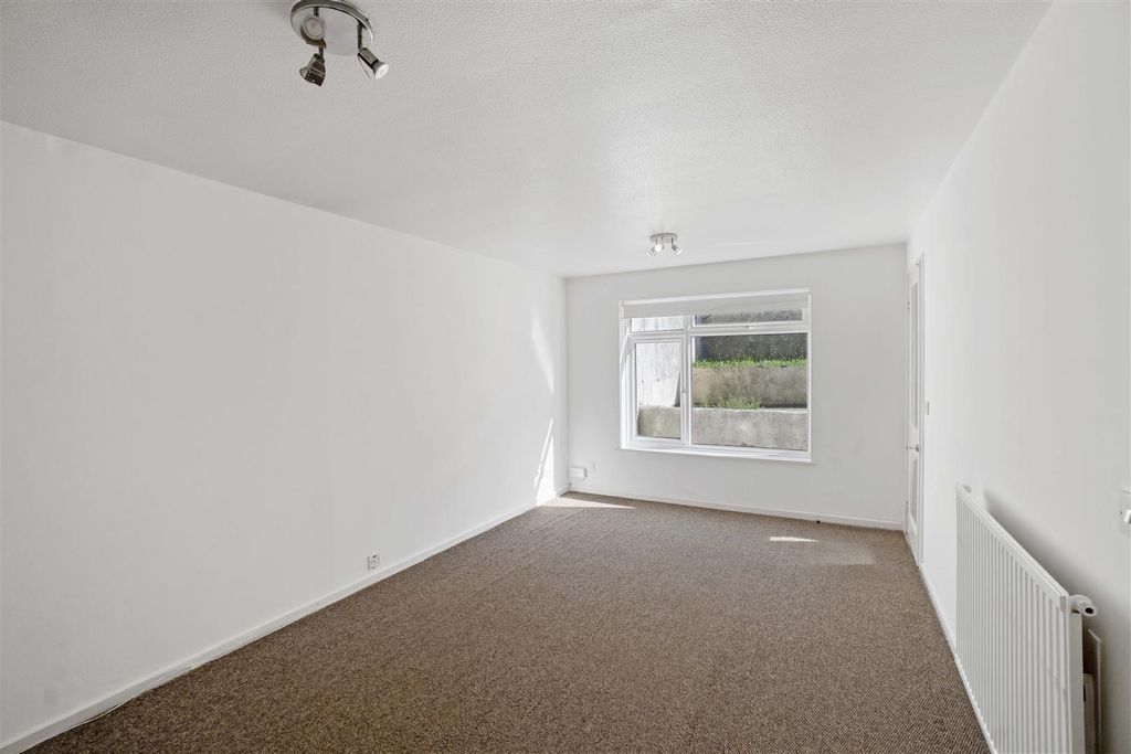 Property photo 2 of 9 Living Room
