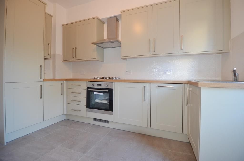 Property photo 3 of 12 Kitchen