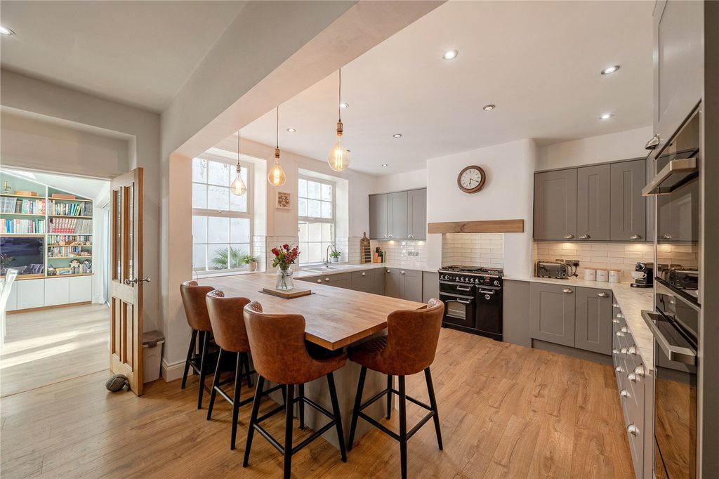 Property photo 3 of 21 Picture No. 15