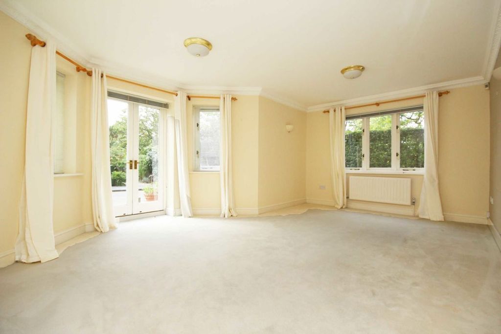 Property photo 2 of 4