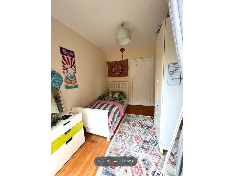 Property photo 1 of 10 Bright And Welcoming Single Room