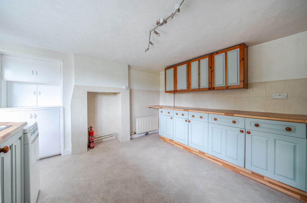 Property photo 3 of 21 1451925-16-6A05A9...