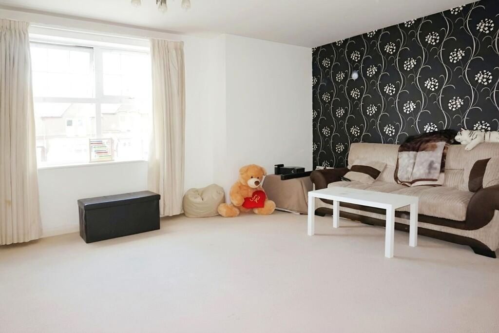 Property photo 2 of 6