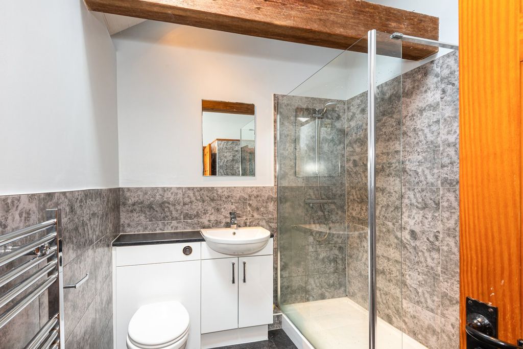 Property photo 3 of 21 Family Shower Room