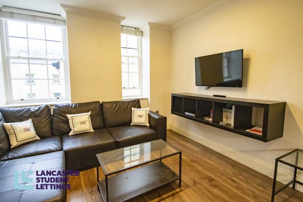 Property photo 3 of 13 Property Photo