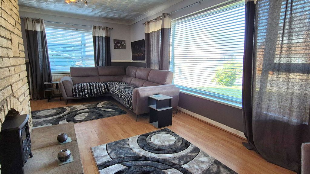 Property photo 3 of 22