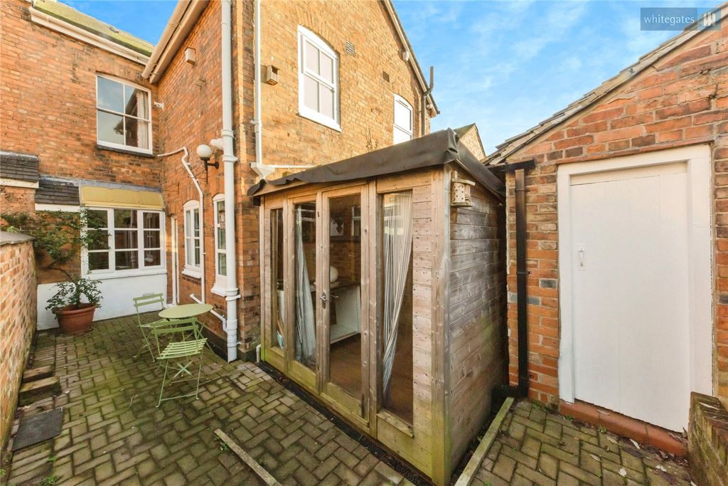 Property photo 2 of 19 Picture No. 24