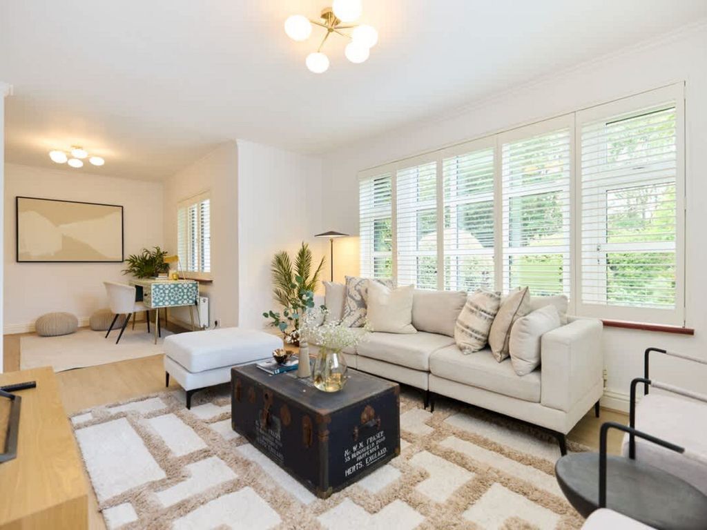 Property photo 3 of 32