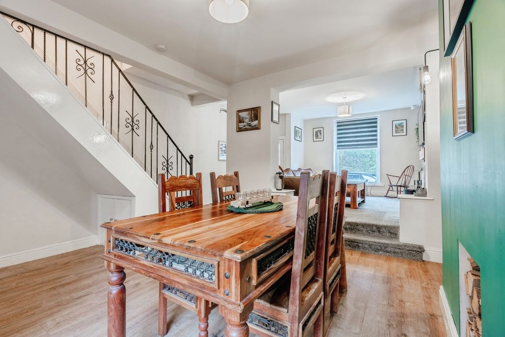 Property photo 3 of 23 Pbox-Img.Jpg