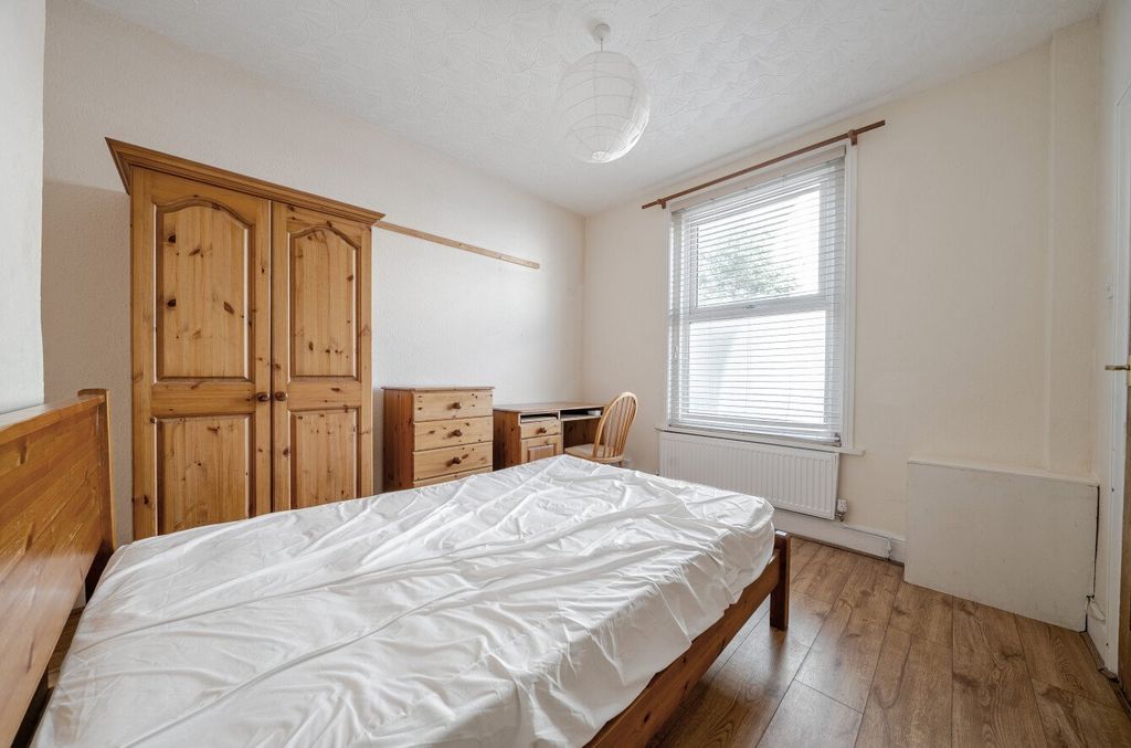 Property photo 2 of 12 1486079-1-6A46754...