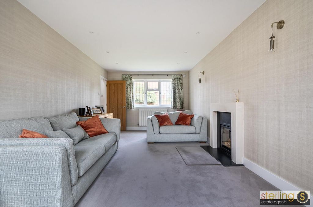 Property photo 2 of 20 cd81Fc2d-De45-42Df-87ce-88482c4c1cc2.Jpg