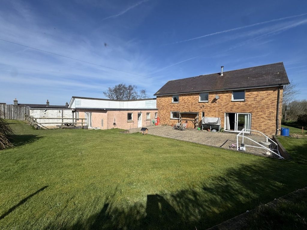 Property photo 2 of 62