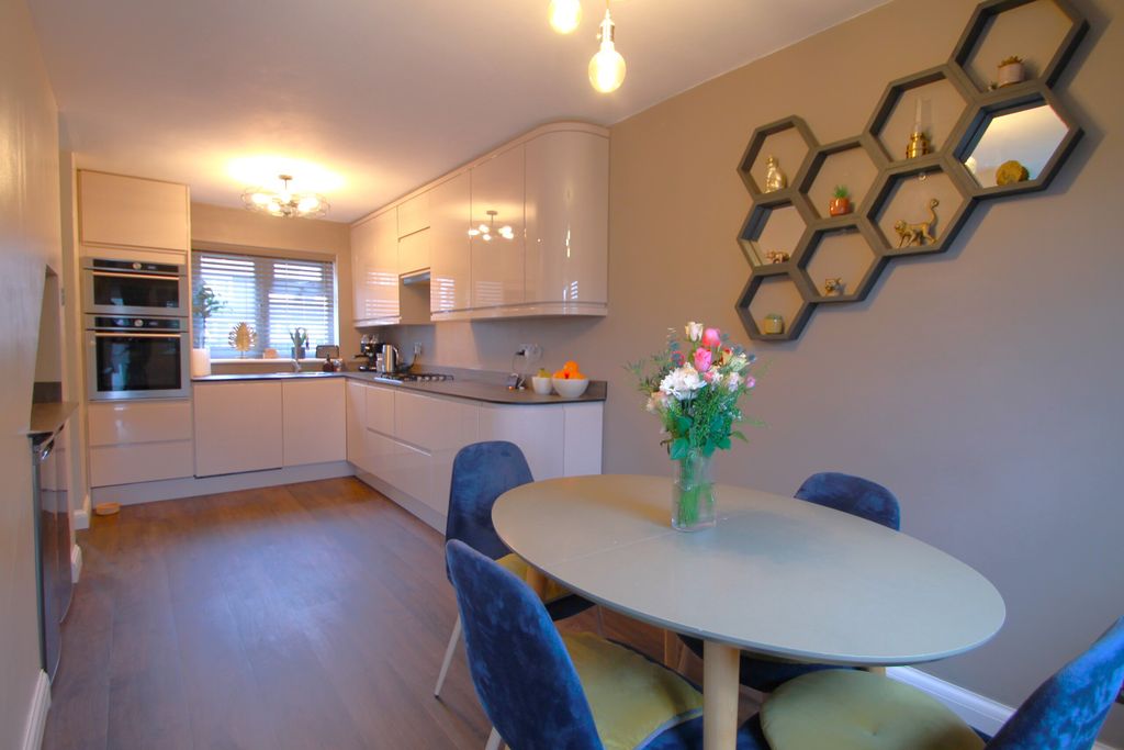 Property photo 2 of 24 Kitchen Diner