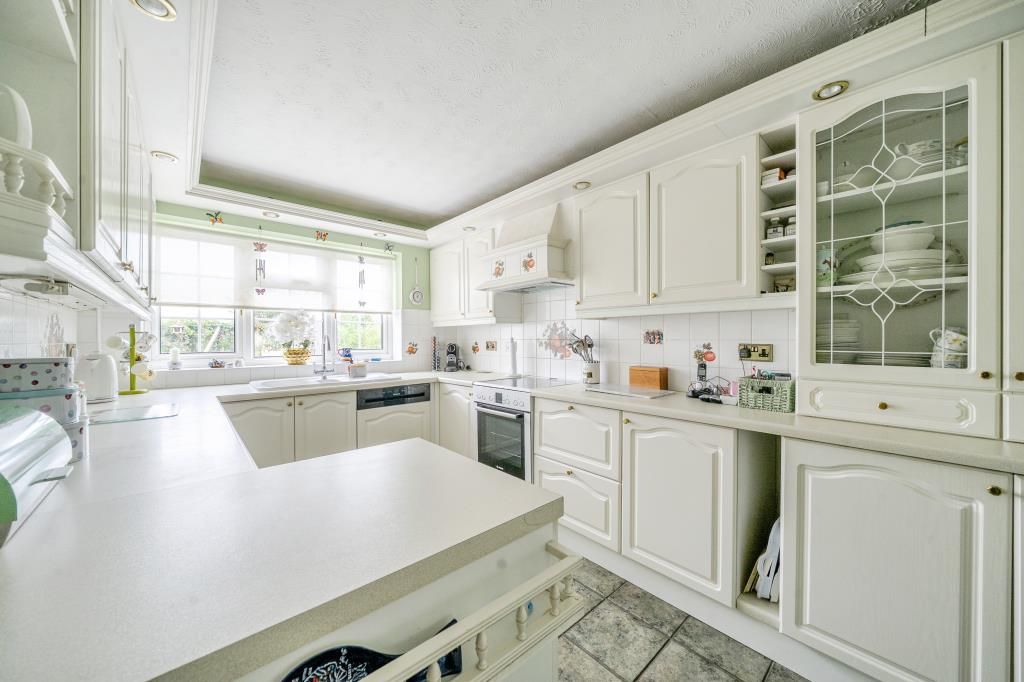 Property photo 3 of 20 Kitchen