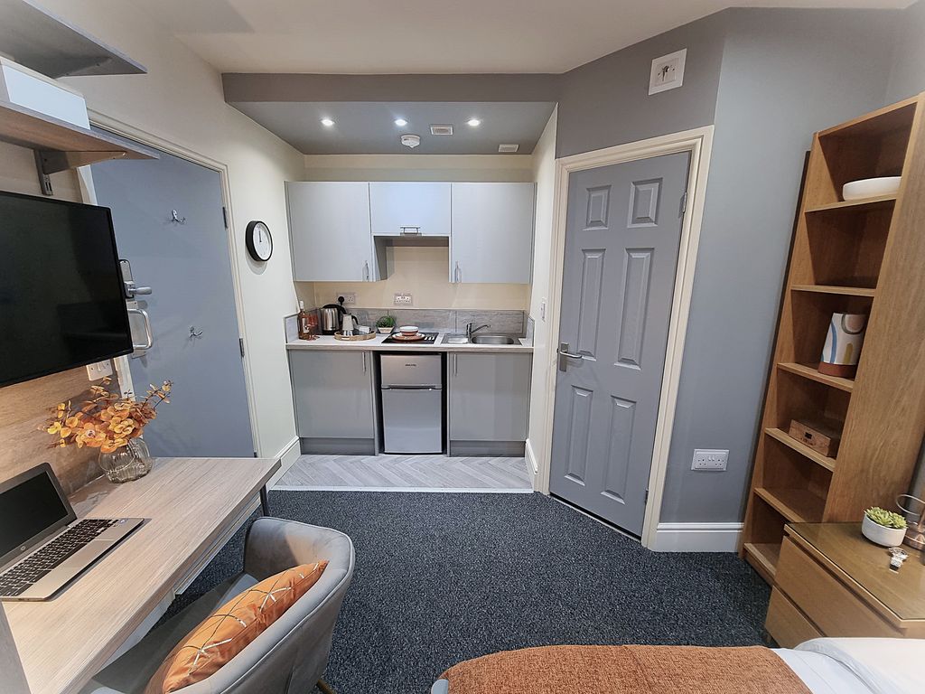 Property photo 2 of 9