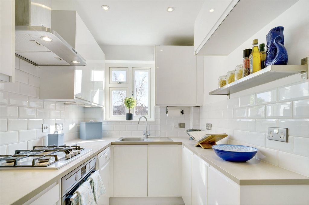 Property photo 3 of 11 Picture No. 17