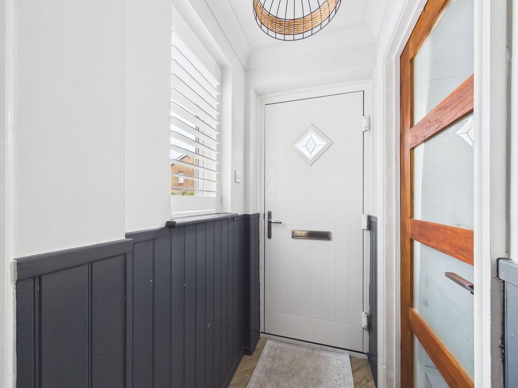 Property photo 2 of 26