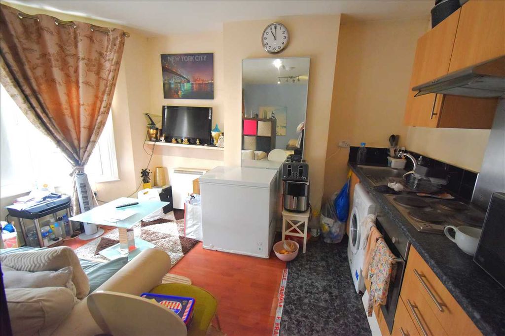 Property photo 2 of 5