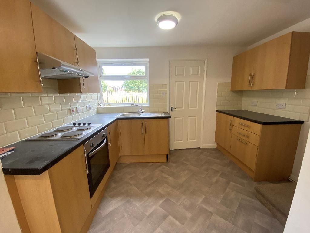 Property photo 1 of 9 Kitchen