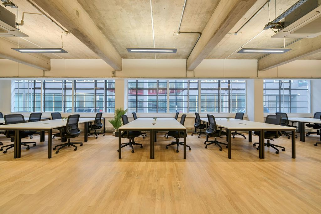 Property photo 2 of 21 134118710689Ca19d6110A.Jpg