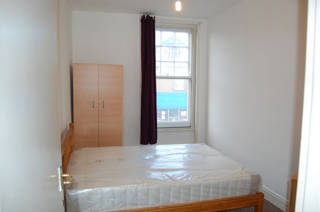 Property photo 3 of 6 Photo 4