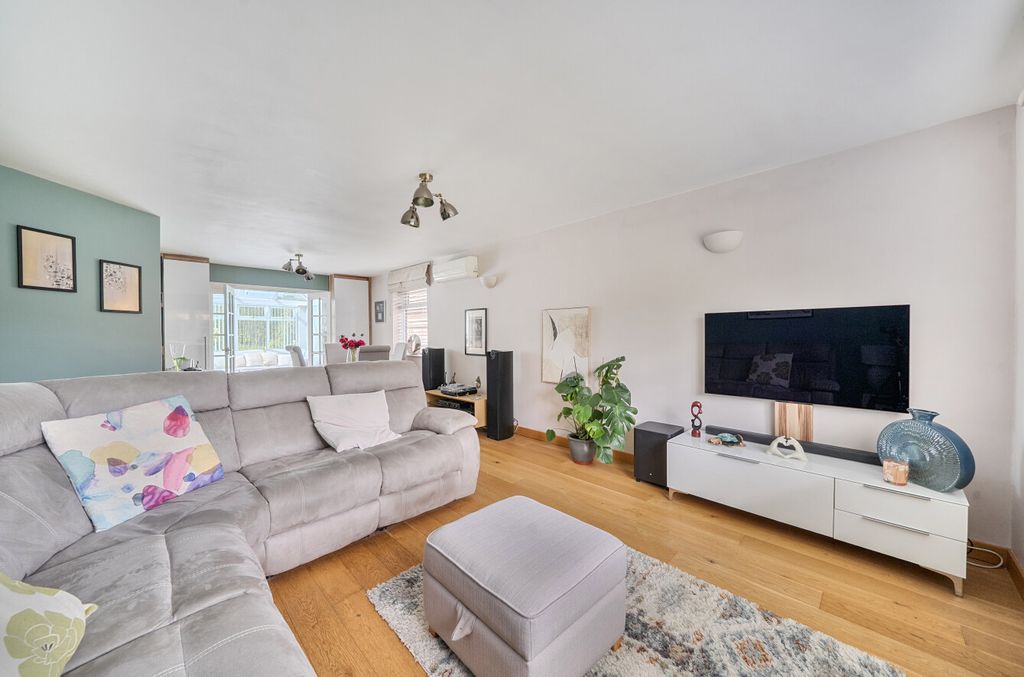Property photo 2 of 15 1457227-22-6A04c3...
