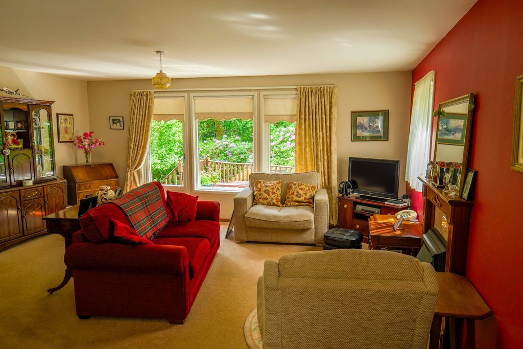 Property photo 3 of 39
