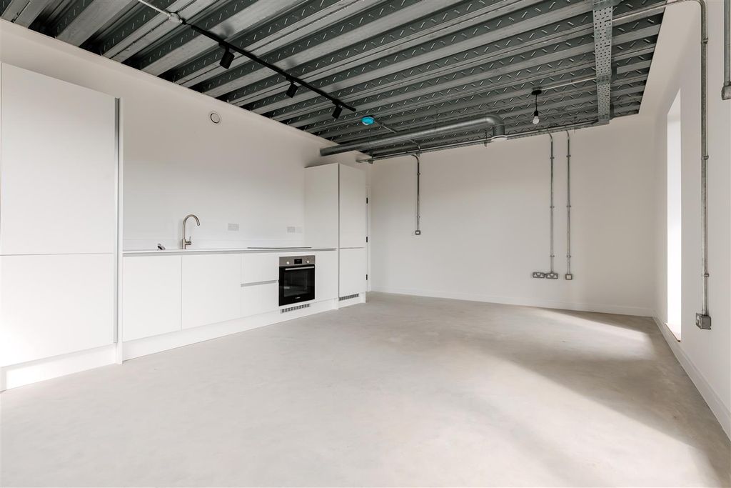 Property photo 3 of 8 Lwp12925.Jpg